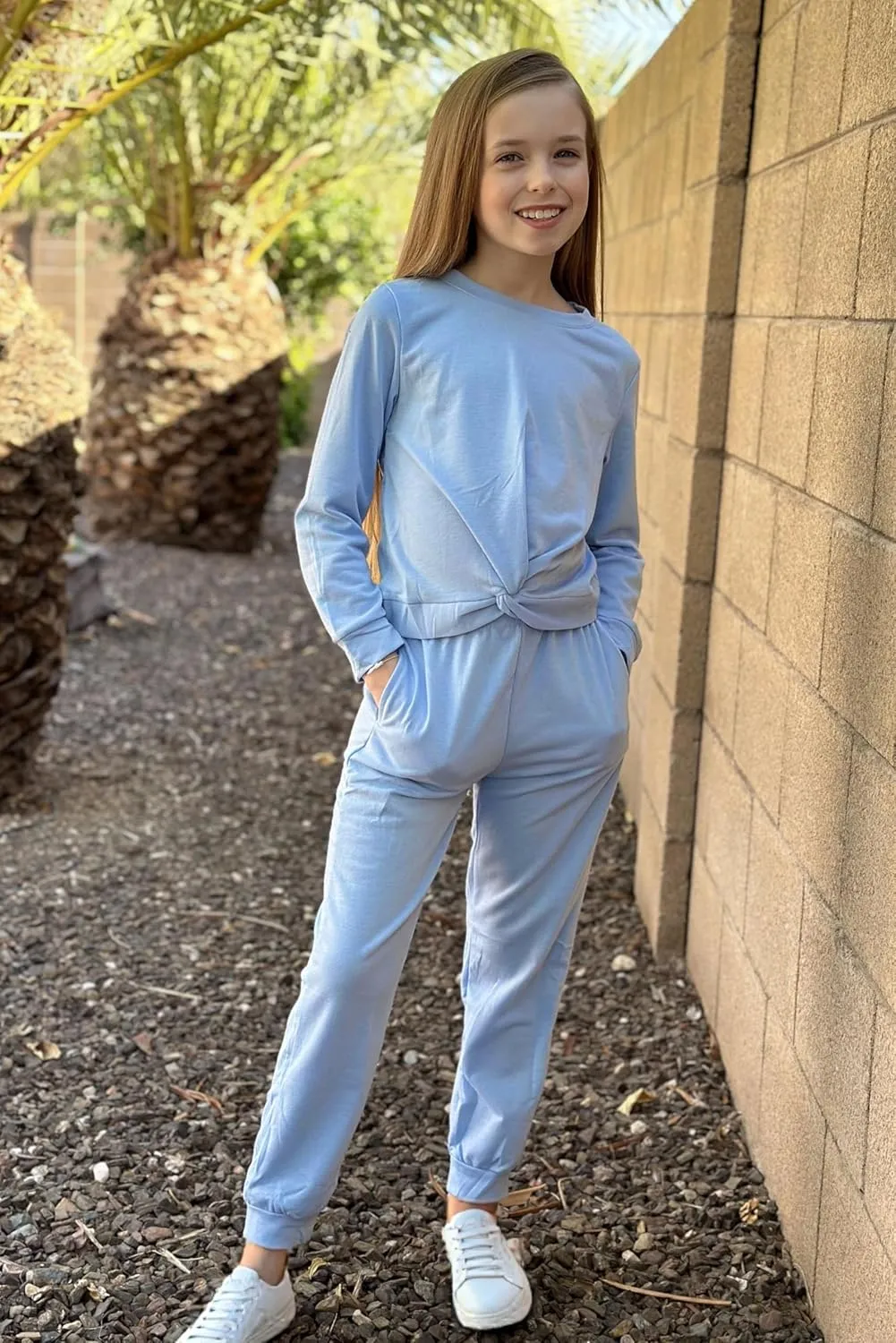 Arshiner Girls 2 Piece Outfits Fashion Twist Front Tracksuit Long Sleeve Pullover Sweatshirt Sweatpants Jogger set Sweatsuit