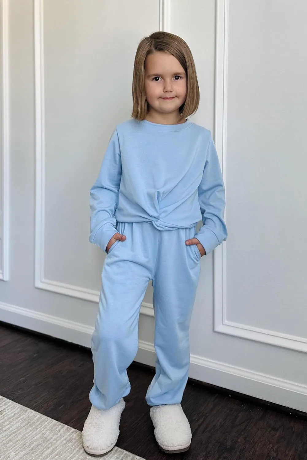 Arshiner Girls 2 Piece Outfits Fashion Twist Front Tracksuit Long Sleeve Pullover Sweatshirt Sweatpants Jogger set Sweatsuit
