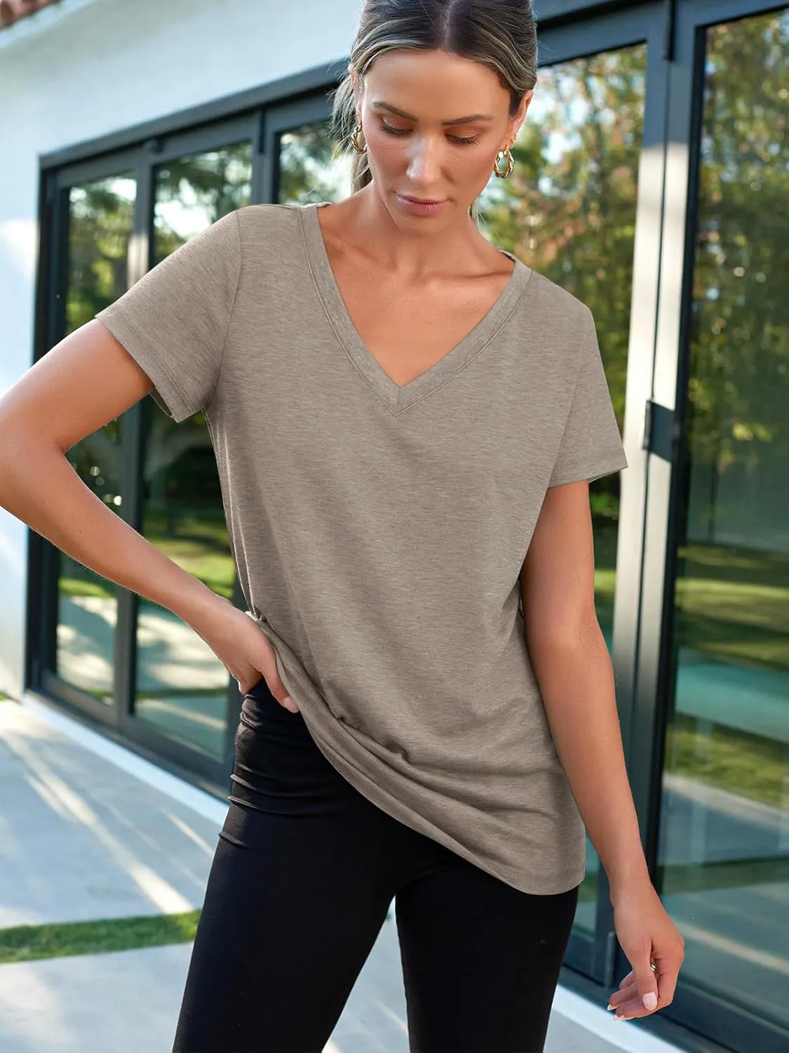 AUTOMET T-Shirts Short Sleeve V Neck Tees Tops for Women Fashion Trendy Lightweight Soft Casual Summer Outfits Clothes 2025